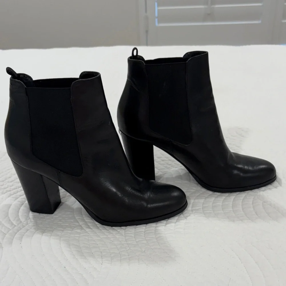 Michael Kors Chic Black Ankle Booties 8.5 - Picture 2 of 9